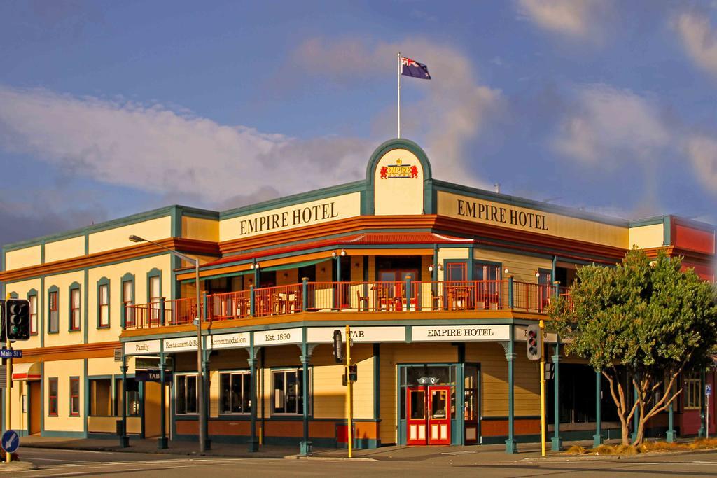 بالميرستون نورث The Cobb Hotel المظهر الخارجي الصورة